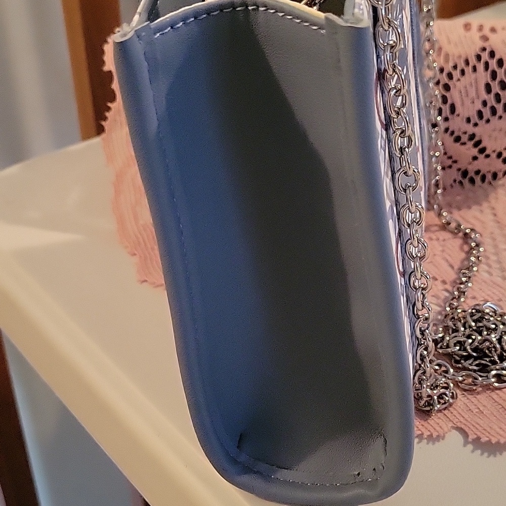 Guess Mini Tote - Picture 4 of 8
